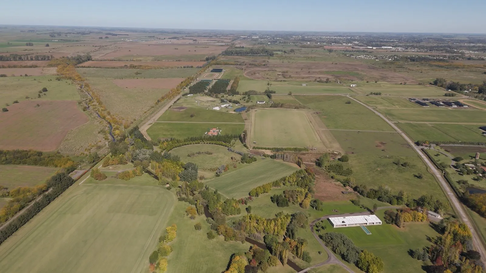 Vista aérea del campo sobre la Ruta 205